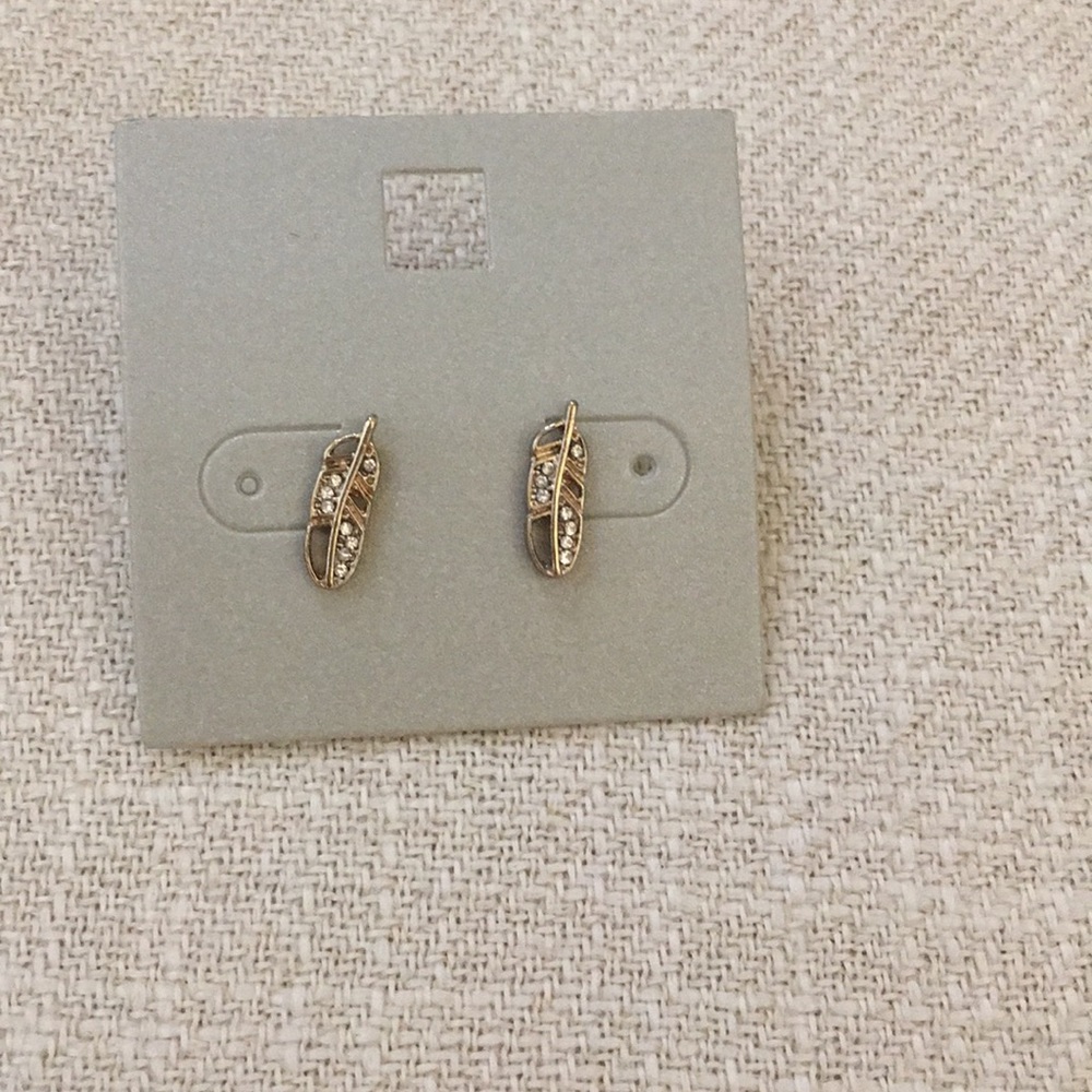 Petite gold tone feather studs
